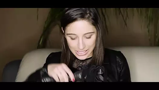 Abella tehlike sevgililer günü blowjobat sonra sert bir sikme alır