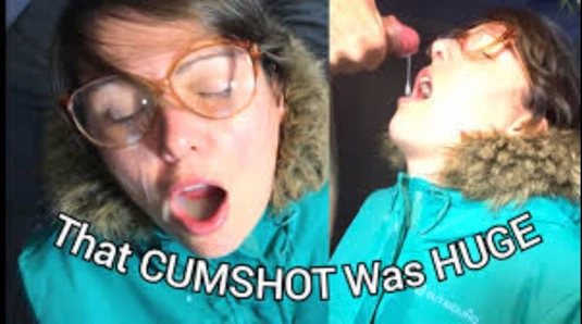 Ağzıma büyük boşalma neredeyse öğürmemi sağladı