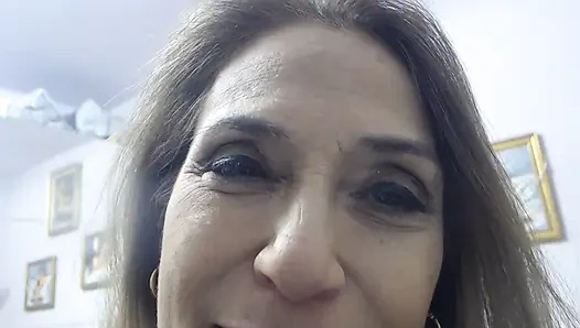 Öpüşme, tükürme, yüzüne oturma