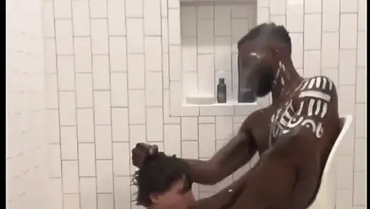 Damlayan ahanu reed kralı yıkıyor