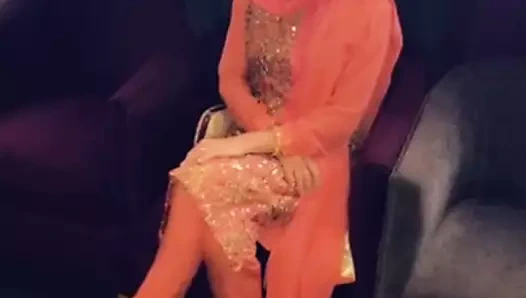 Hintli sürtükler eğleniyor