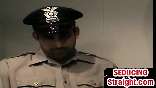 Polis str8 adam olgun eşcinsel tarafından ev yapımı sakso çekiyor