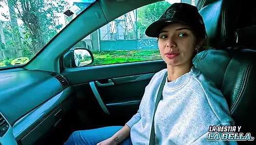 Yabancı sakso karşılığında beni evime götürüyor ve sonra sikiyor