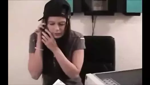 Queeny aşk bilgisayar dükkanı