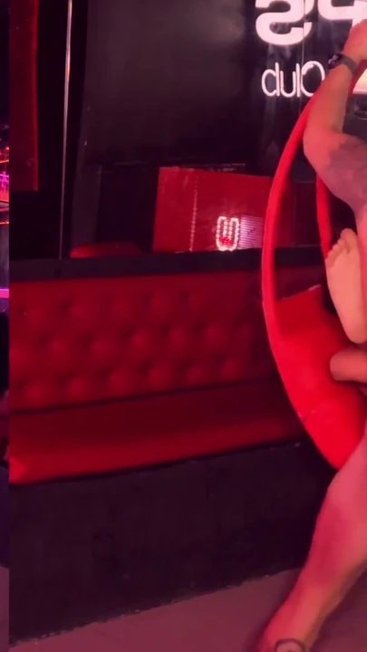 Meksikalı bir adamla saunada ilk kez seks, sikinde piercing var | Bölüm 3