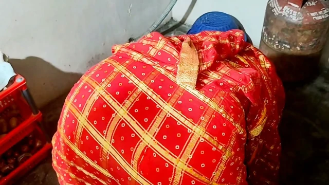 Üvey annenin sikişen sert mutfağı