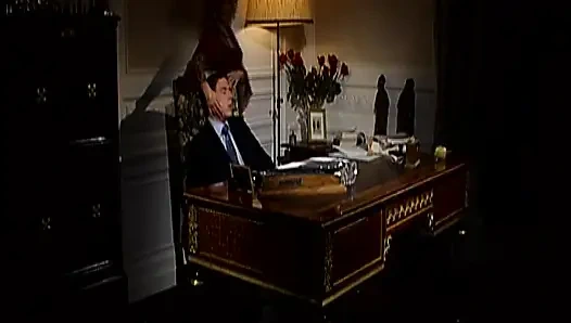 Kıllı çalılı sarışın Alman orta yaşlı seksi kadın kalın yarağa biniyor