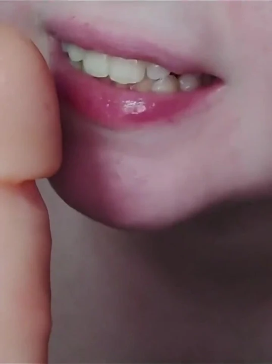 Dildo ile oral ve bol tükürük