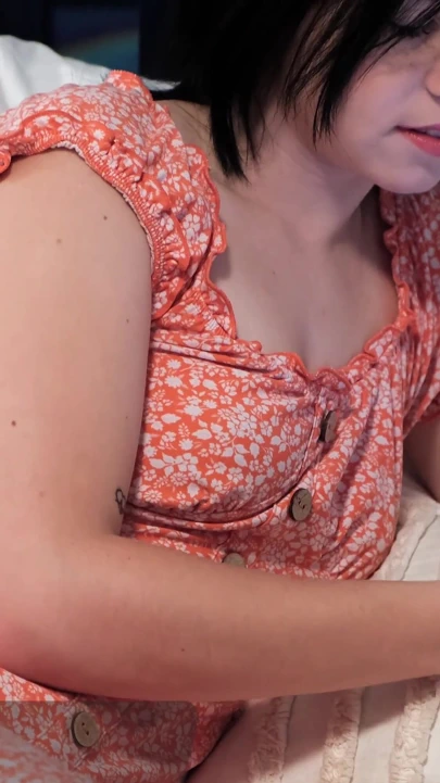 Remi: Komşunun çapkın baştan çıkarıcı kızı