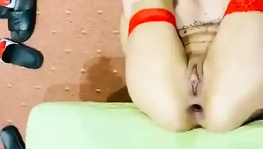 Fahişe Ani'nin gergin götünde anal taşaklar