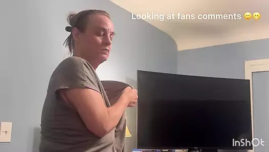 Boğazımı ve ağzımı büyük miktarda dölle doldurana kadar şişman bir yarak emiyor!