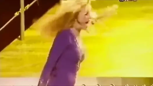 Britney spears en iyi yaptığı şeyi yapıyor 2