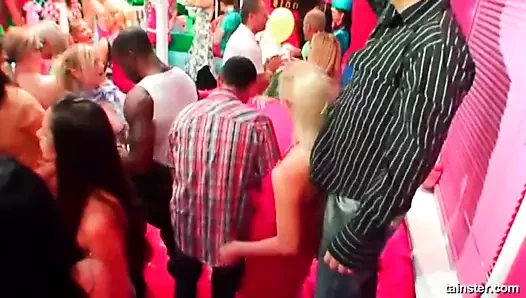 Yaramaz kulüp seks oyuncak bebekler kahrolası içinde kamu