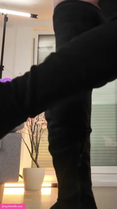 Canlı gösteri "dansçı takım elbisesi". Tam video sadece JenySmith.net