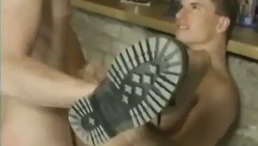 Barmen bir müşteriyi sikiyor
