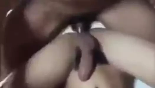 Eşcinsel seks : Endonezyalı vücut geliştirici seks yaptı (başsız prezervatif)