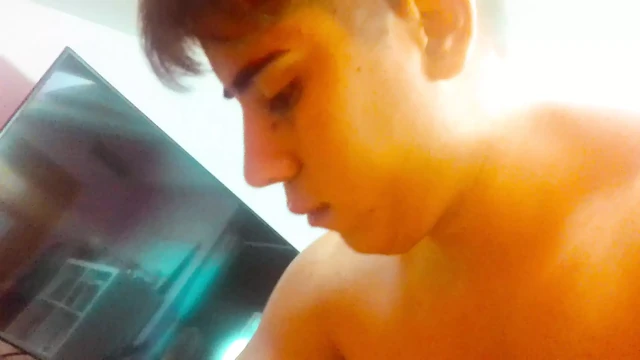 Partneri süpermarkette yemek almaya giderken Ariel Ortiz ve üvey oğlu birbirlerini seviyor