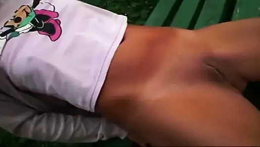 Ja, schlag meine Fotze! Outdoor!