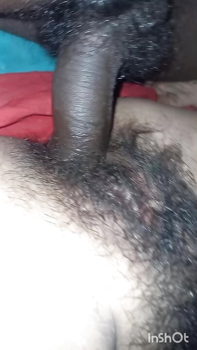 Güzel bir kız ilk kez yalnız odamda seks yapıyor