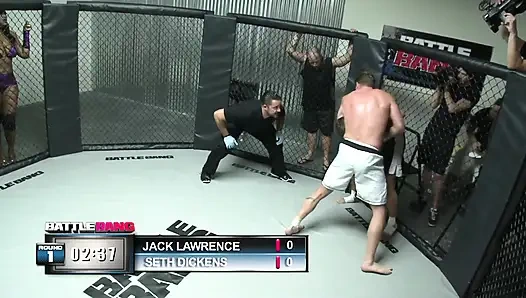 Kızın güzel sulu deliği muazzam yarak için geniş bir şekilde titreşiyor