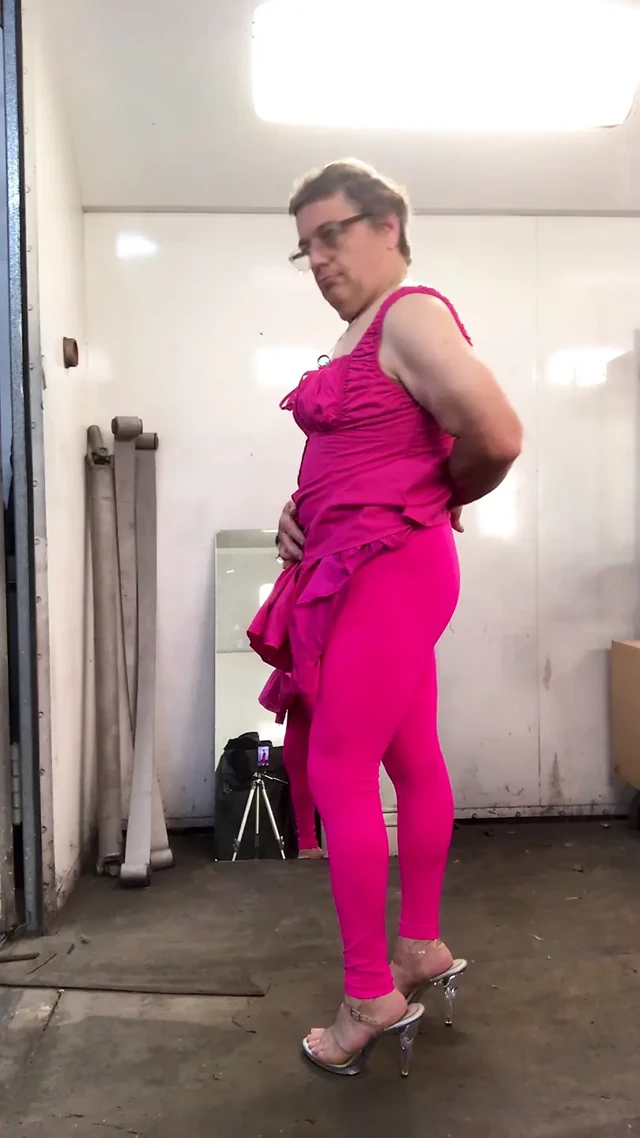 Pembe içinde seksi!!