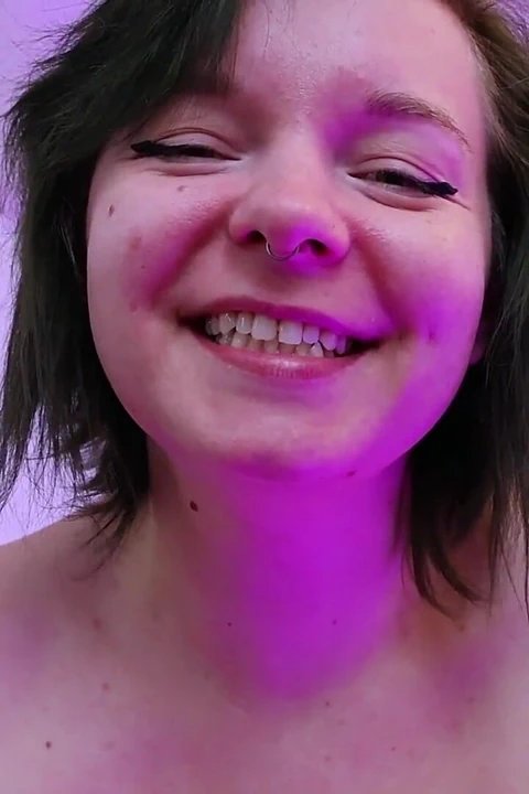 Kıskanç kız arkadaş şovdan önce seni sikiyor