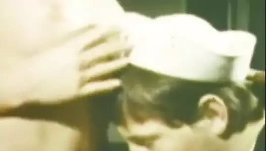 Kız arkadaşının derin boğaz ağzına cumshot (1960'larda vintage)