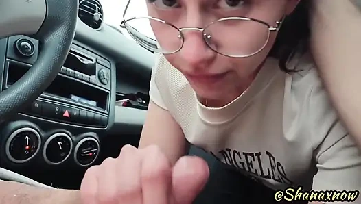 Yağmurlu bir günde gırtlağına boşalmalı bakış açısı oral seks