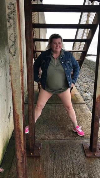 Nat sahip bir açık işemek