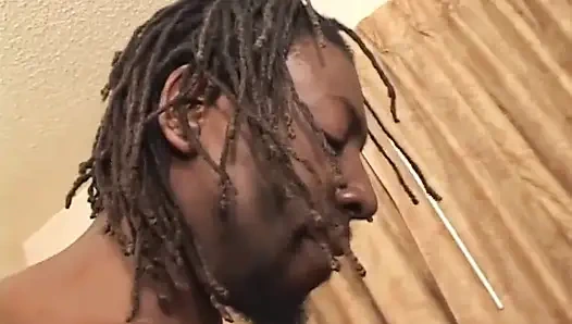 Büyük siyah yarak üzerinde kızıl saçlı siyah büyük göt