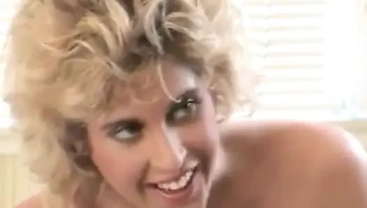 Klasik porno dvd'leri: büyük memeli hatunlar #4: bölüm 3