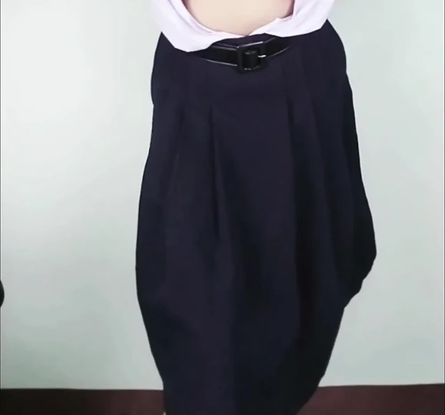 A horny high school girl plays with her pussy with a dildo. RealThaiSolo