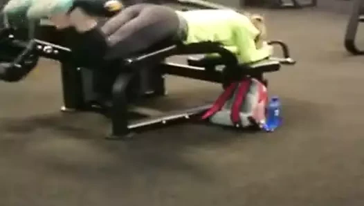 Gym leg curl bebeğim