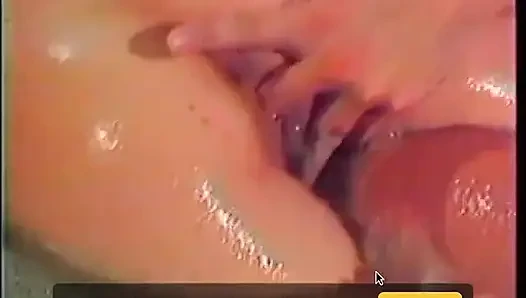 Harika götlü seksi esmer kadın palyaçodan domalarak sikişmeyi seviyor