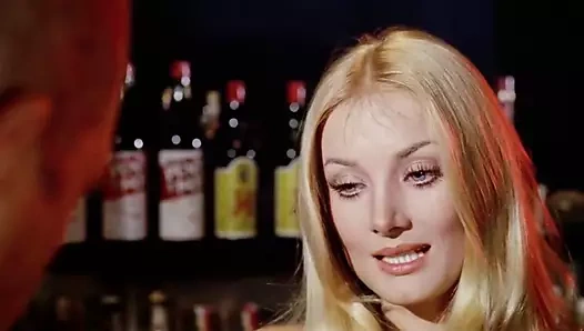 Barbara Bouchet - Milano Calibro 9 (1972)
