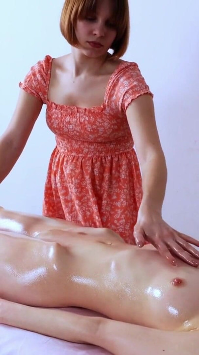 Anita Lo bakire amcığındaki oyuncaklarla orgazm oluyor | Klip 1