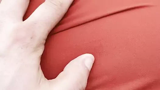 Kocası uzakta iken kadın bahçesinde becerdin