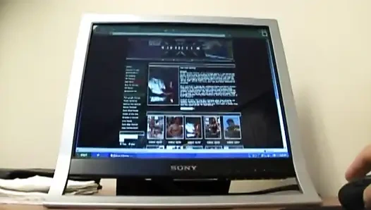 Seksi minyon sarışın kız amcığını büyük yarak emiyor