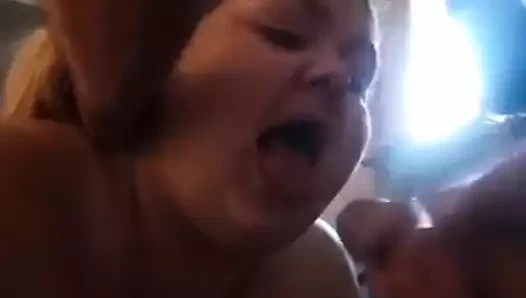 chubby Birleşik Krallık ev yapımı Cum splattering