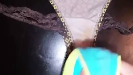 Allison'ın tanga bailey'nin g string cummed