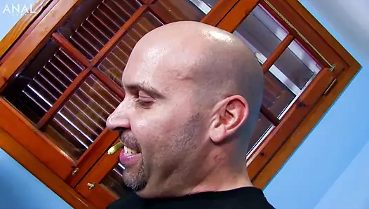 Anal sevgilisi Tania only3x tarafından evde çalışmakla boğuşuyor