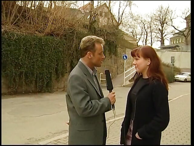 Kızıl saçlı genç kız oyuncu seçmelerinde parmaklanıyorken yarak sıvazlıyor