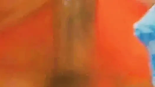 Ateşli, ele geçirilmiş bir melekti, sinemaya gitti ve günah işledi, bira içti ve yere tükürdü.