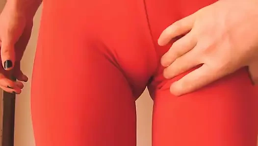 Amatör orta yaşlı seksi kadın ev yapımı deve toynağı ve emziren göğüsler