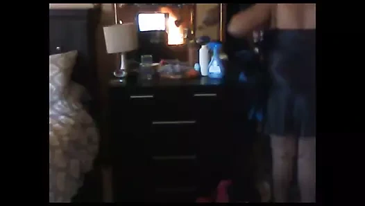 Çıplak kıçımı gösteren çıplak kıyafetlerini çıkarmak