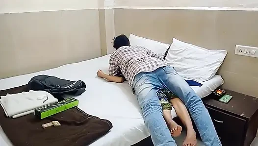 Onu Daha Romantik Yapmaya Ve Ona Daha Fazla Öpücük Vermeye Çalışın
