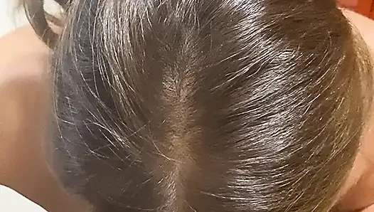 Angy çok seksi ve heyecan verici gırtlağına kadar alıyor
