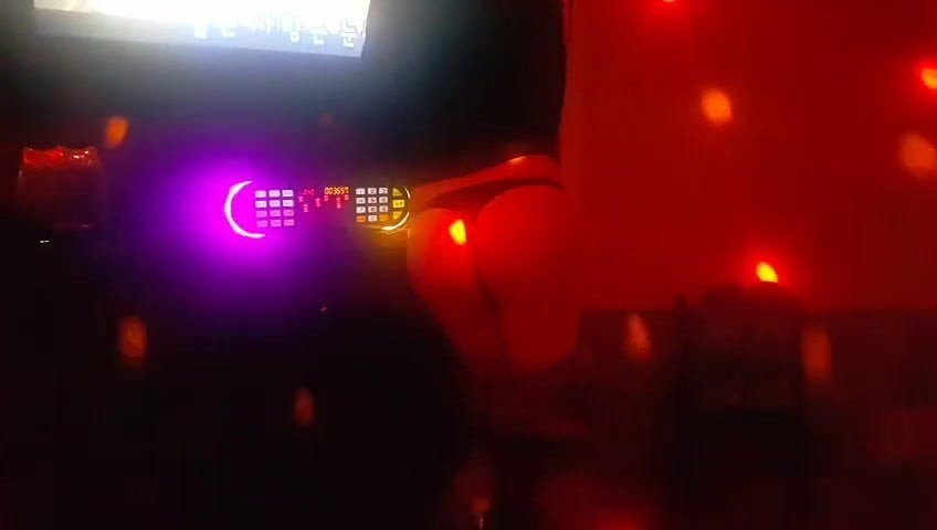 Koreli garaoke seksi dans