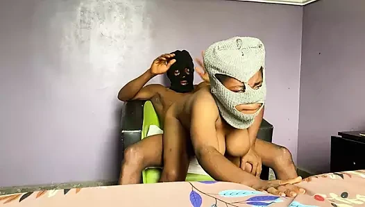 Sapık sandalye sikişi.