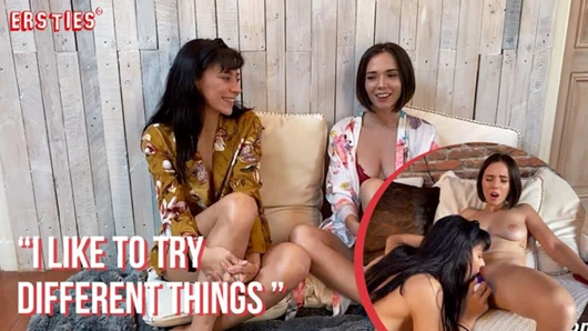 Ersties - seksi amatör lezbiyenler fışkırtmadan önce birbirlerinin kıçlarına şaplak atıyor